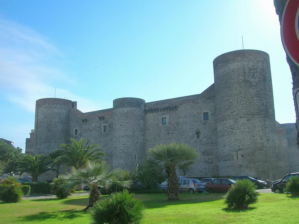 New Rubik'S Castle Hotel Catania Luaran gambar
